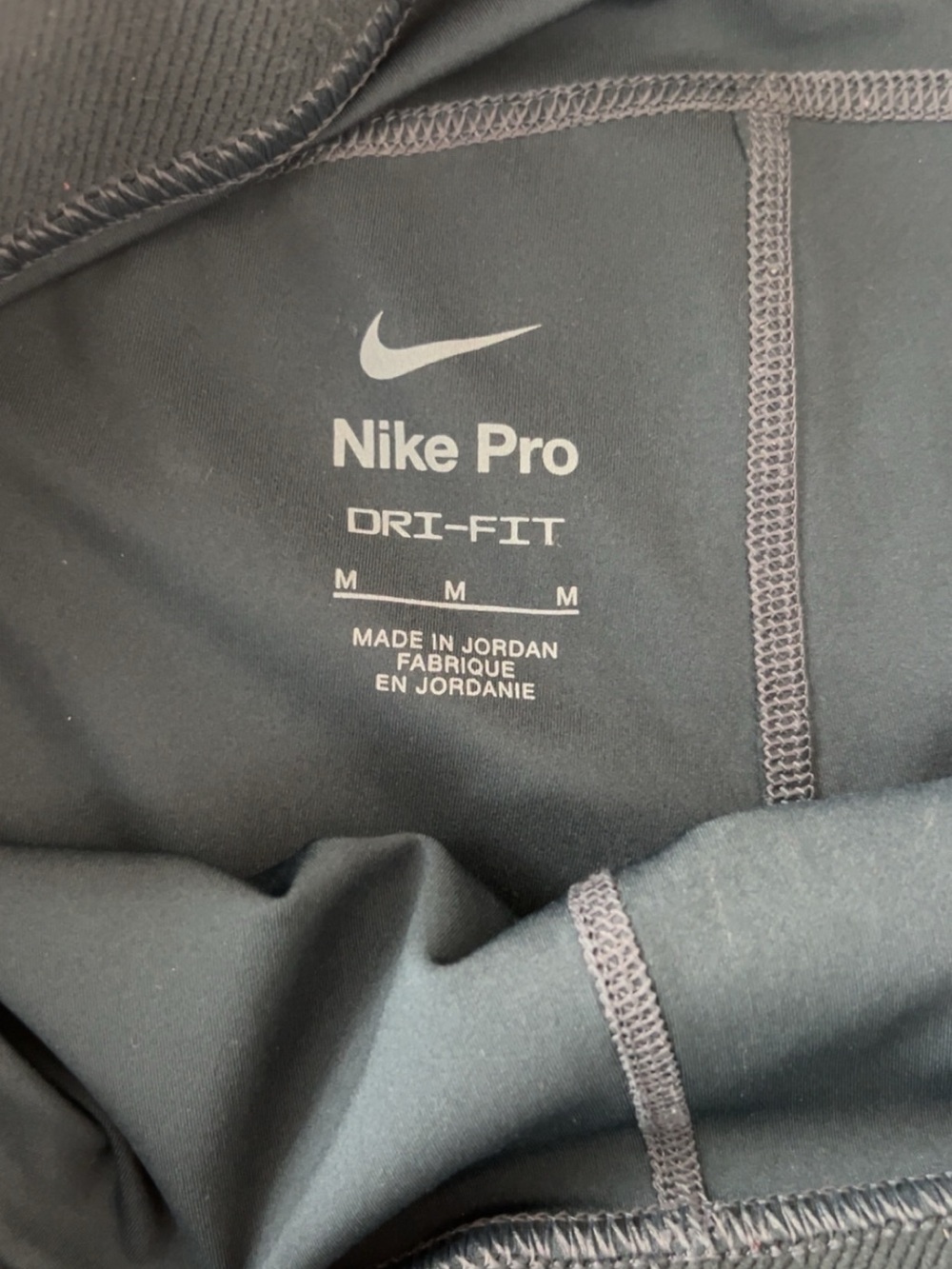 Nike pro shorts in teal/navy color - Picture 3 of 4